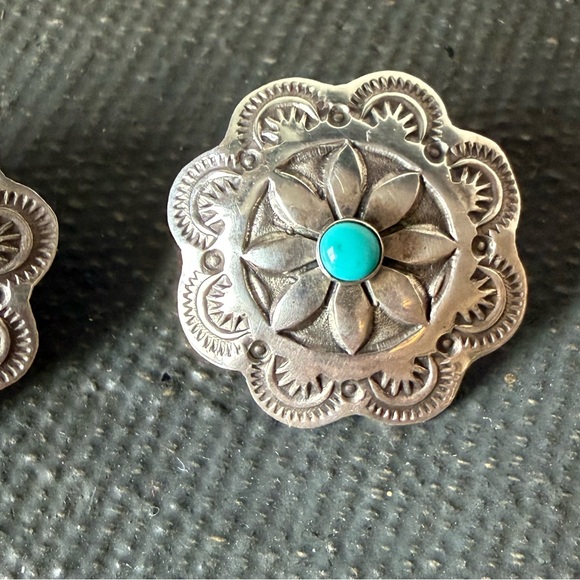 Vintage Navajo sterling silver & turquoise earrings - Picture 3 of 5